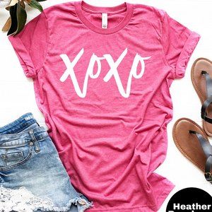 NEW Womens XOXO Hugs Kisses Valentines Day T shirt
